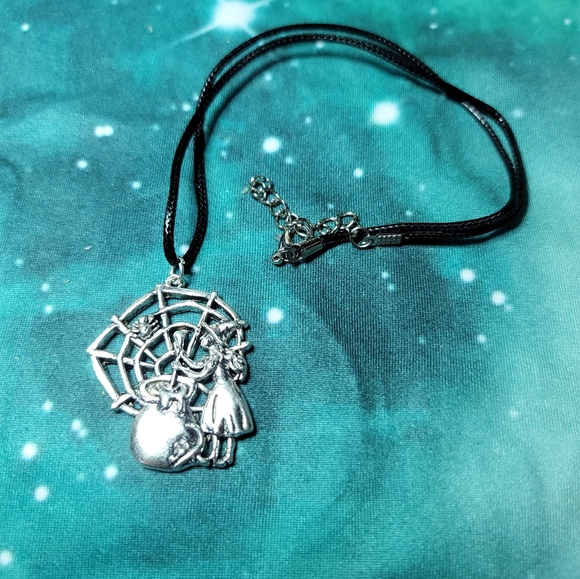 Witch&Cauldron Necklace - Picture 1 of 2